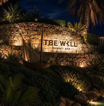 The Wall Sunset Bar