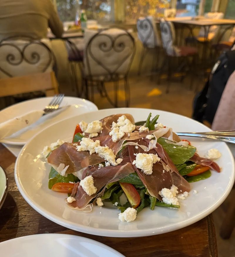 L'Autre Bistro