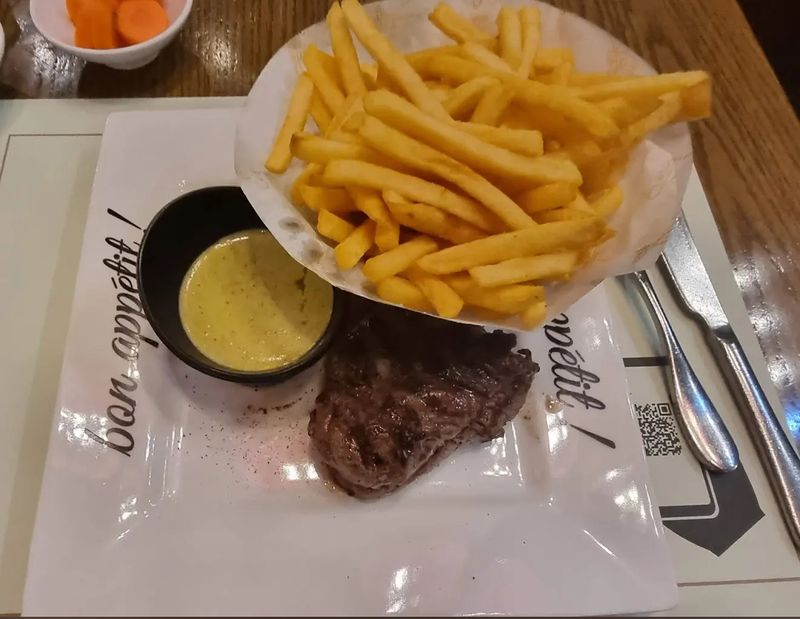 Al Mandaloun Cafe