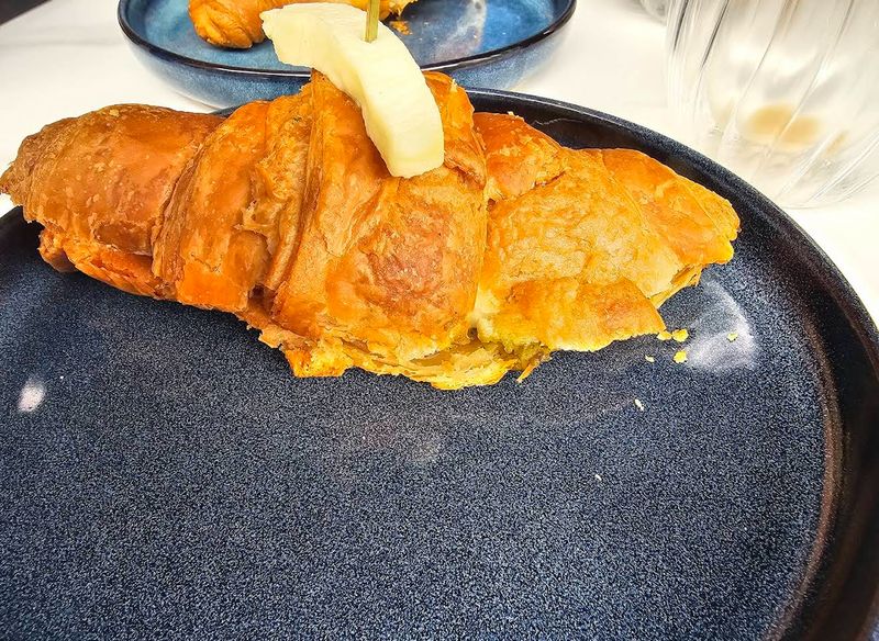 Croissant Bar